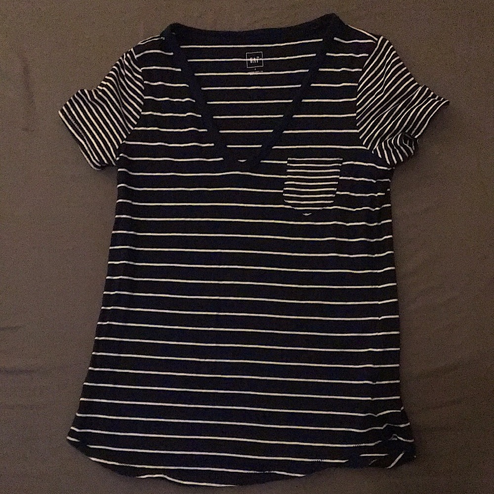 Gap top like new for sale!